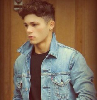 I'm 1/4 of OverloadGB ::: My Best Friends are @JoeyOverloadGB @JordiOverloadGB @RyryOverloadGB