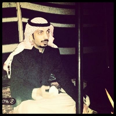 الليل طاغي حزن والحلم مبتور/وانا بدون شعور كني لمحتك
