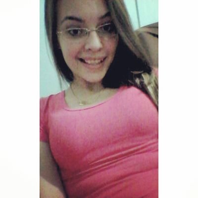 Ariana, casada e muito feliz