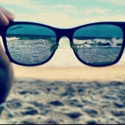 ‏‏‏‏‏‏‏‏‏‏‏ترى اجمل خلق ربي ذيك الي اسمها امي ❤️!