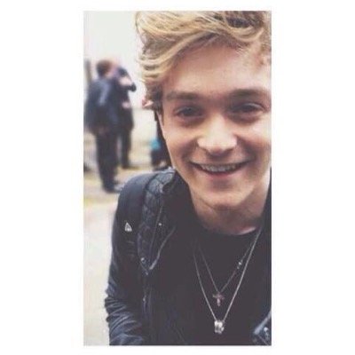 Gimme a B gimme a R gimme a A gimme a D..of fuck dats Bradley.