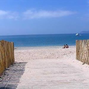 Vivre ensemble sur la Presqu'île.
Projets d'intérêts communs sur le développement durable de la Presqu'île de Giens avec le soutient des diverses associations.
