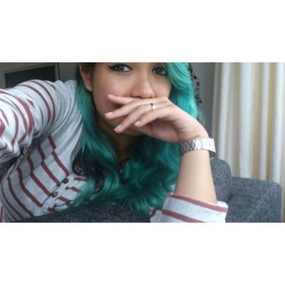 hmmmmm, bands???? longboarden ja en   eten is wel fijn. Ook is mijn haar een kameleon :')