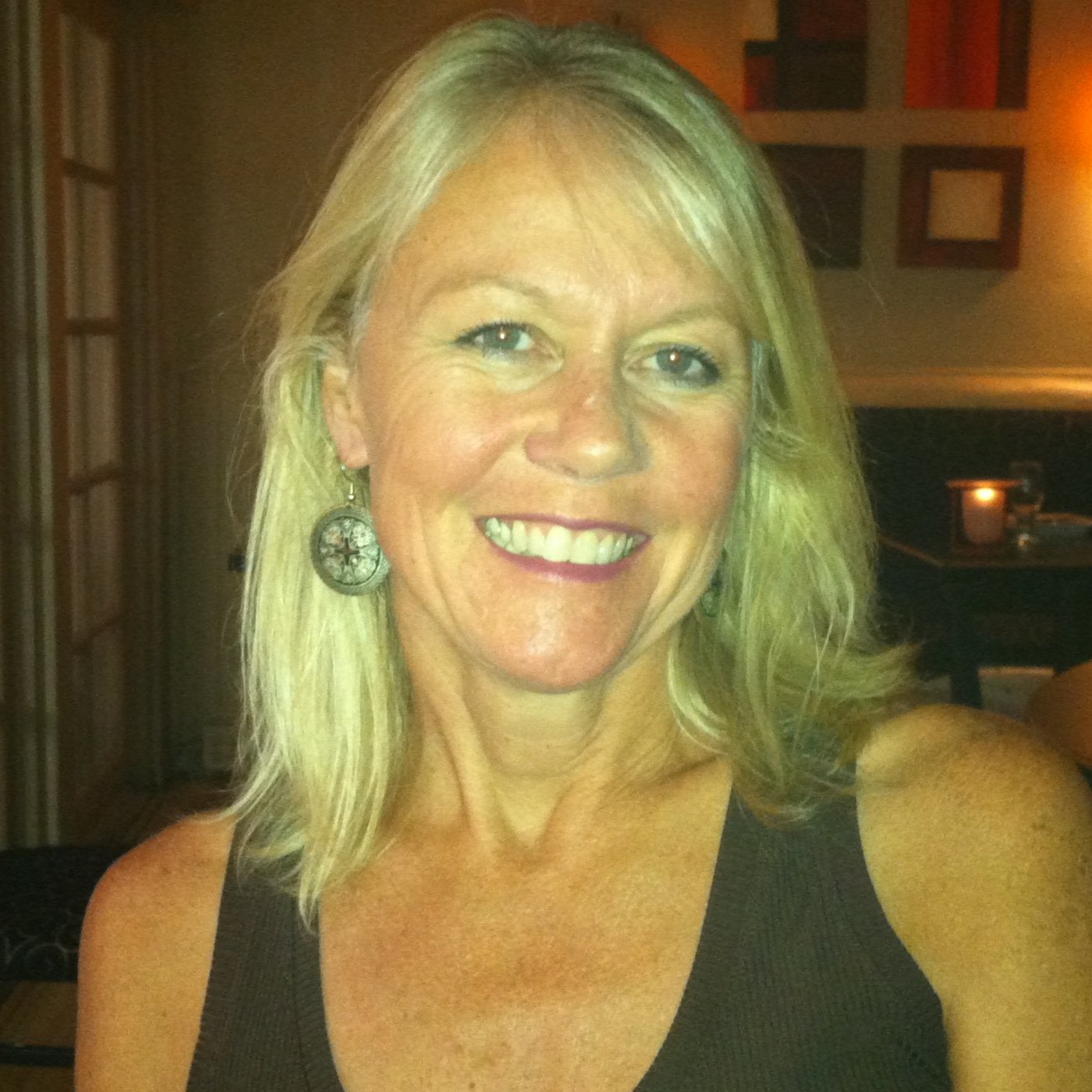 I am a wife, mother, business owner, and professional organizer. I'm passionate about helping others create emptier and more satisfying lives.