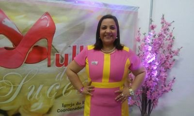 Sou advogada, pastora da Igreja do Evangelho Quadrangular, esposa, mãe, e essencialmente dependente do Senhor!
Fé é a palavra que me move.
