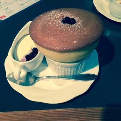 大阪在住。気が向いたら、その時のお気に入り、仕事の愚痴、趣味全開、思いつき、などなどの統一感ゼロのポストします。ストレスMAX間近です。GLAYさんに癒されたい…。 アイコンは六盛茶庭。ヘッダーは平安神宮の睡蓮。（10年以上前の写真。元データどこいった？💦)