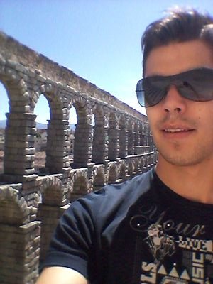 Estudiante de ADE y Derecho en la Urjc. Griñon (Madrid)