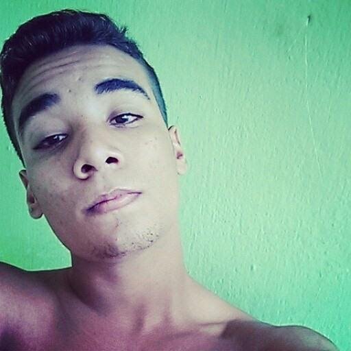 Adicionee noo face ( Lucas Bandeira ) sigam no instagram ( lucasb17 )