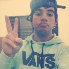 Um simples sonhador com o sonho de um dia ser feliz ! ^ Namorado da @KarenLizarbe !