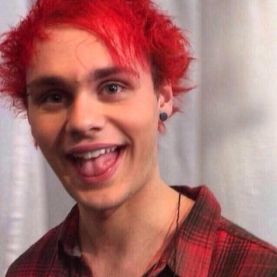 hey you're awesome and i hope you have a great day !!! :) check out @illuminAFI