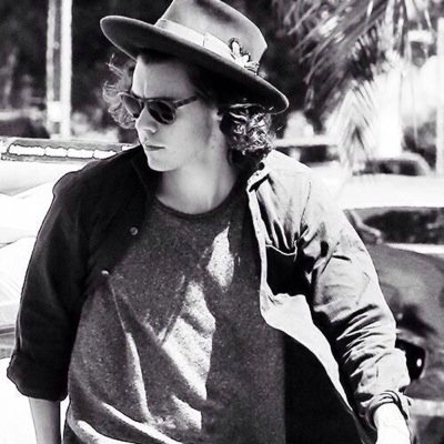 Follow @opioidharry pls  just ask for a dm to liam, 5sos band acc, Ariana, little mix, James the janoskians or Halsey
