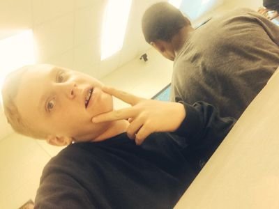 bradyvaughn_'s profile picture. follow me on ig @bradyvaughn_