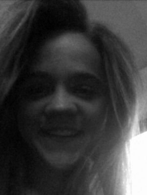 I am a sophmore! Love softball⚾ my dwarf hamster and pigs!! I'm a big fan of the Newsboys,  and FF5. Snapchat: dariag15; add me!