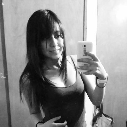 daniecharry's profile picture. 