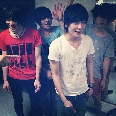 ふらんぷーる大好きすぎてつらい。無言フォロー許してください。poolerさんとつながりたい。そしてsweeties。