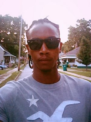 Ayye my name is steve & im a addict im addicted to money, i love Polo, i love Exotic,& if yu dnt lik it den Fuk Yu #TeamDoItBoyz^ #FreeBandz