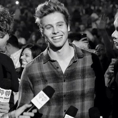 follow @st0nerclifford :-)))))