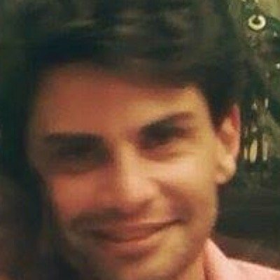 Renda-se, como eu me rendi. Mergulhe no que você não conhece como eu mergulhei. Não se preocupe em entender, viver ultrapassa qualquer entendimento.