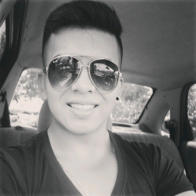 ✌musico soñador, me gusta la lectura, componer, el acordeon, gym, fiestas, mujeres, dinero, somos eternos pero por el momento somos los que estamos ✌ sigueme