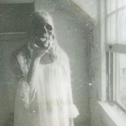 FAN DEL TERROR...DIRECTO A MADRES...SARCASMO PURO...#Señortelollevasotelomando siganme en instagram gonz.david