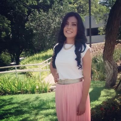 conmigo aprenderas lo que es el poder de la sonrisa, de la imaginacion, de la paz... tu solo dame la oportunidad y yo me encargo de que valga la pena...