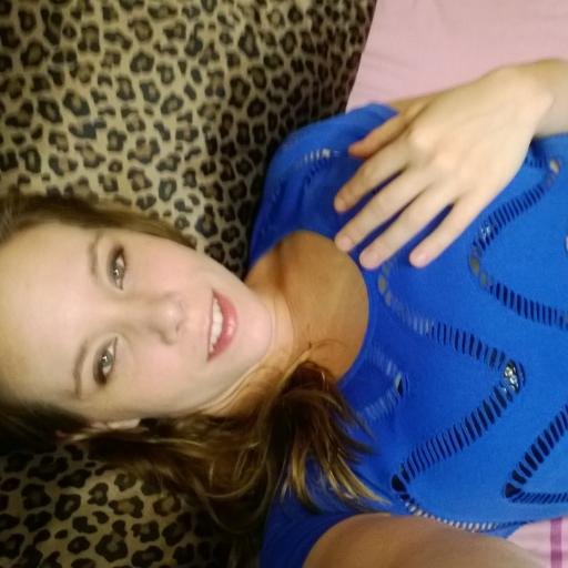 Cam girl, love to play with myself. Cum find me on http://t.co/l5zznK7Txk
