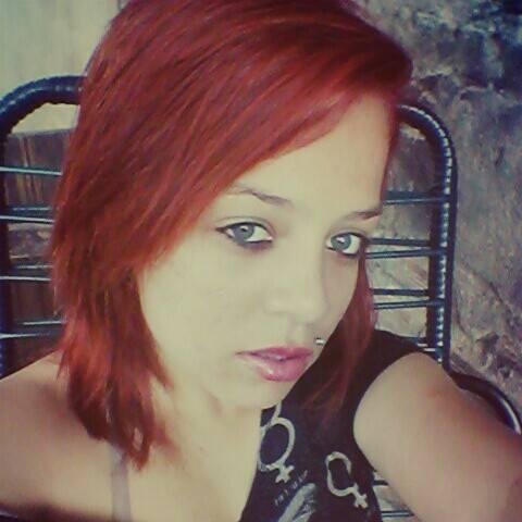 Oi, me chamem de gabss :3 14 aninhos :3  :3 tchau