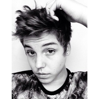 MATTSLL's profile picture. Hi❤️ please dont follow this account, go and follow @espinosawhugs because she gave you this free follow