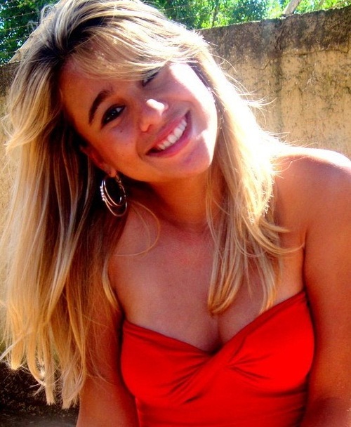 Brilhando em vida, sorrindo à toa, só vibrando amor e paz! :)