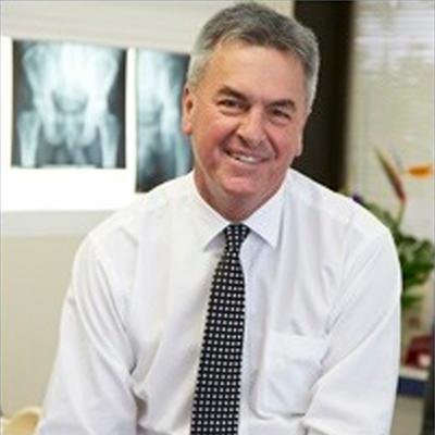 Michael Anderson - an Australian trained & qualified orthopaedic surgeon specialising totally in hip & knee replacement surgery & arthroscopic knee surgery