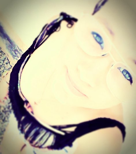 thaynaraborge14's profile picture. 