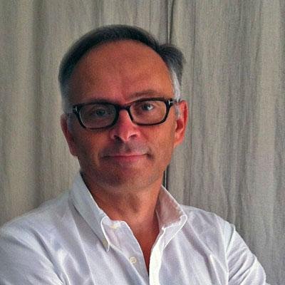 Coach en prise de parole. Journaliste Radio. Auteur pour Nathan. Red chef Web (Figaro, L'Usine Nouvelle). Mes # ? #innovation #photographie #quimper