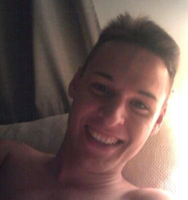 siganme ami twitter este lo ise por eerror @ChiichooCubano :D