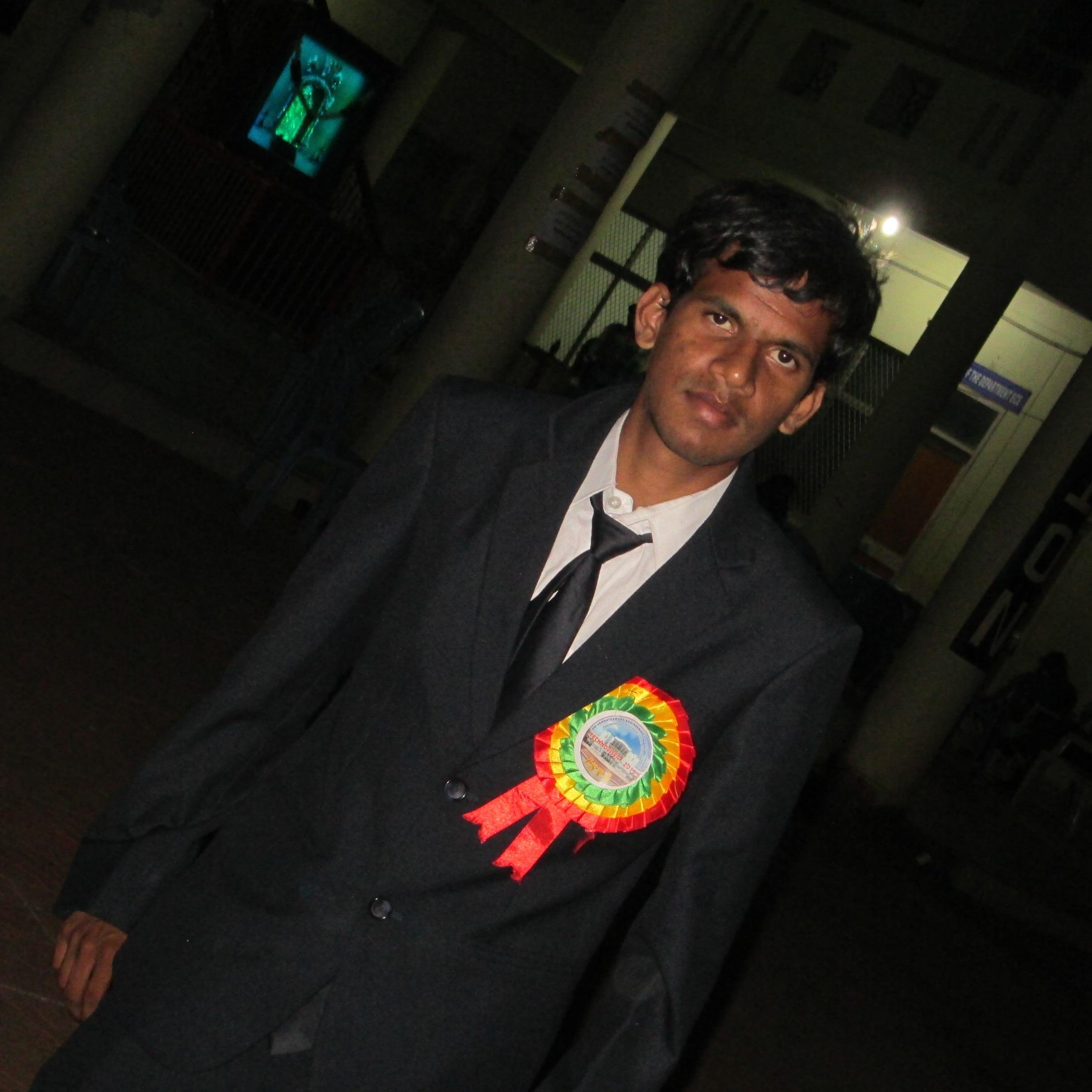 RushiReddy7's profile picture. 