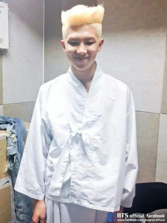 방단소년단의 리더.