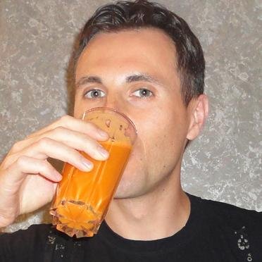 Hey, I'm Dave and I love juicing! Since I've discovered juicing, I became much more energetic and felt a positive boost in almost every aspect of my life.