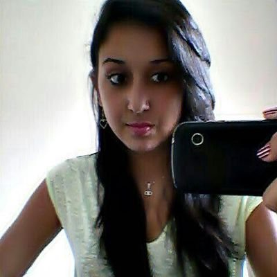 Apenas uma menina de 16 anos, procurando um novo rumo que faça sentido nesse mundo louco ¥