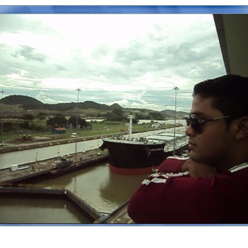 Paraguanero como el mismisimo Cerro Santa Ana. Me gusta  el deporte, las buenas Peliculas, un buen libro de literatura y  Dormir!  ¡FELIZ PADRE COMING SOON!