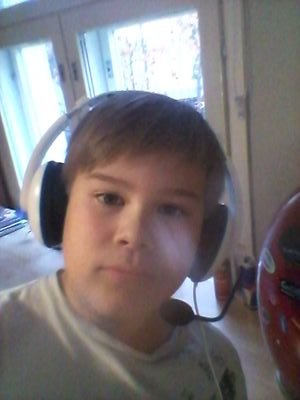 ★Suomalainen 12.v mäkki-fätti★ pelaa Counter - Strike Global Offensive
ja 
★nauttii ruuasta★