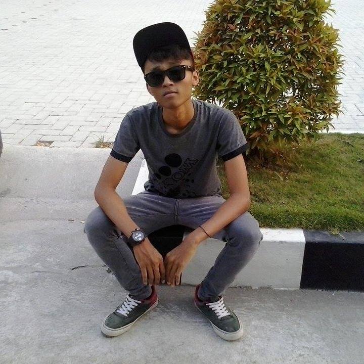 I am a javanese indonesian, you follow me and i follback you. Visit my fb : sony rcrd , ig : sonyrcrd19
