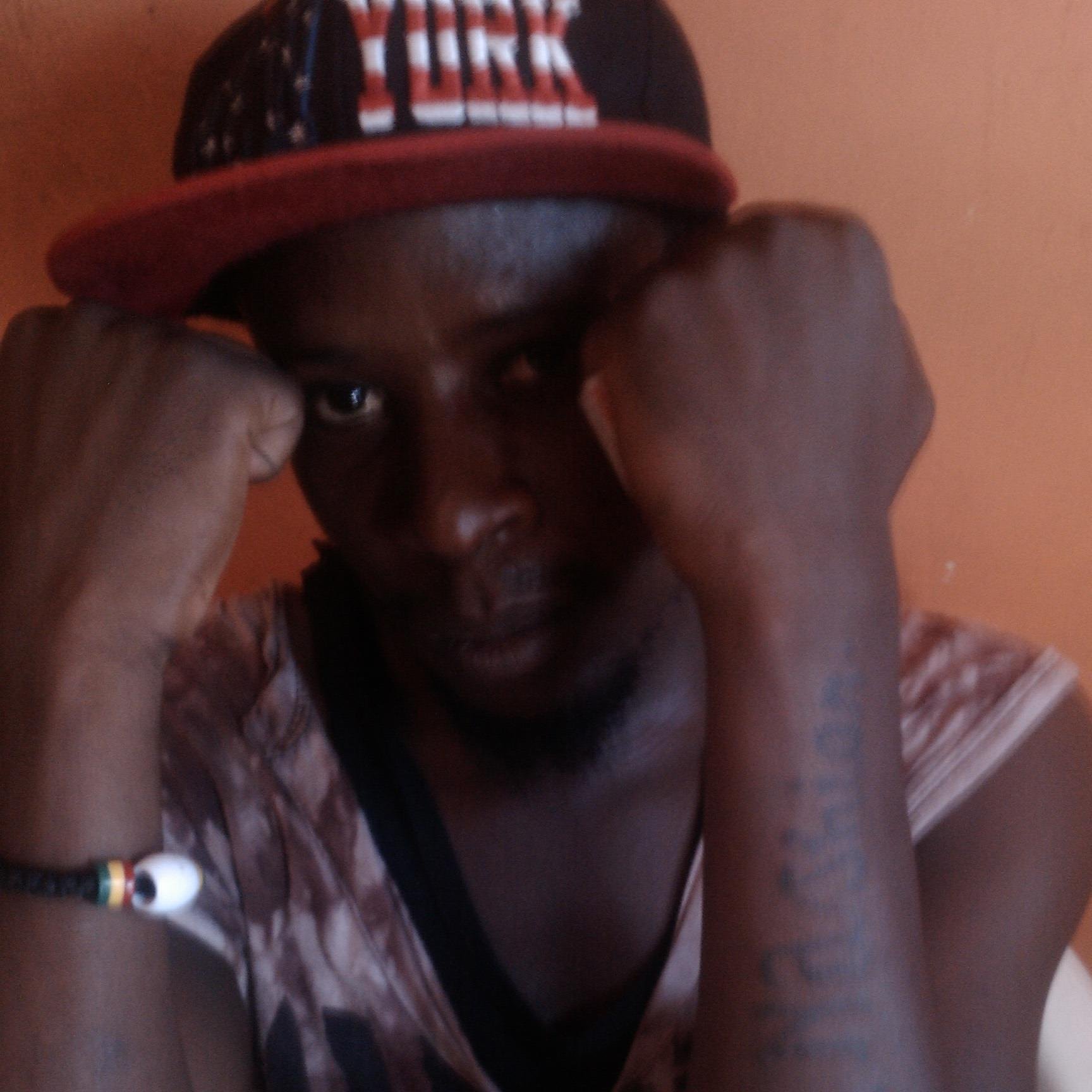 am adancehall and hiphop artist based in kampala uganda follow me for the best in dance music
one love