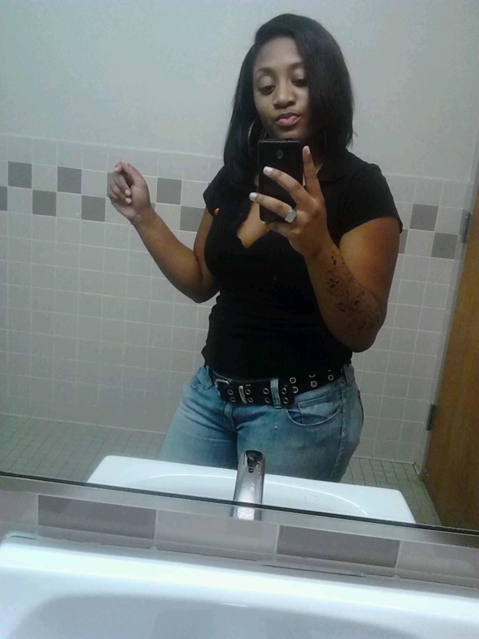 BDAY ; Apr 19 5'2 Follow Me on Intsagram ; theylovemeisha #CollegeGirl