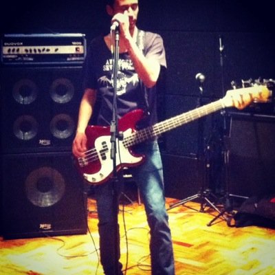http://t.co/WM2kCY0vQh Founder/Backing Vocal/Bassist/Songwriter/Producer/Drinker in Banda Insanni