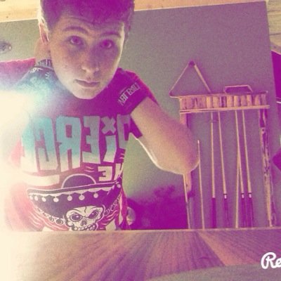 Aquarium hobbyist | Youtuber | Minecraft pro | 14 yrs old | snowboarder | weirdo | band lover