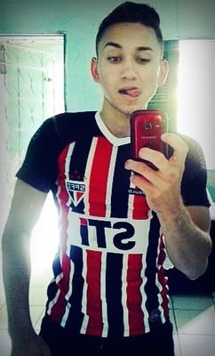 sempre tento ser eu mesmo