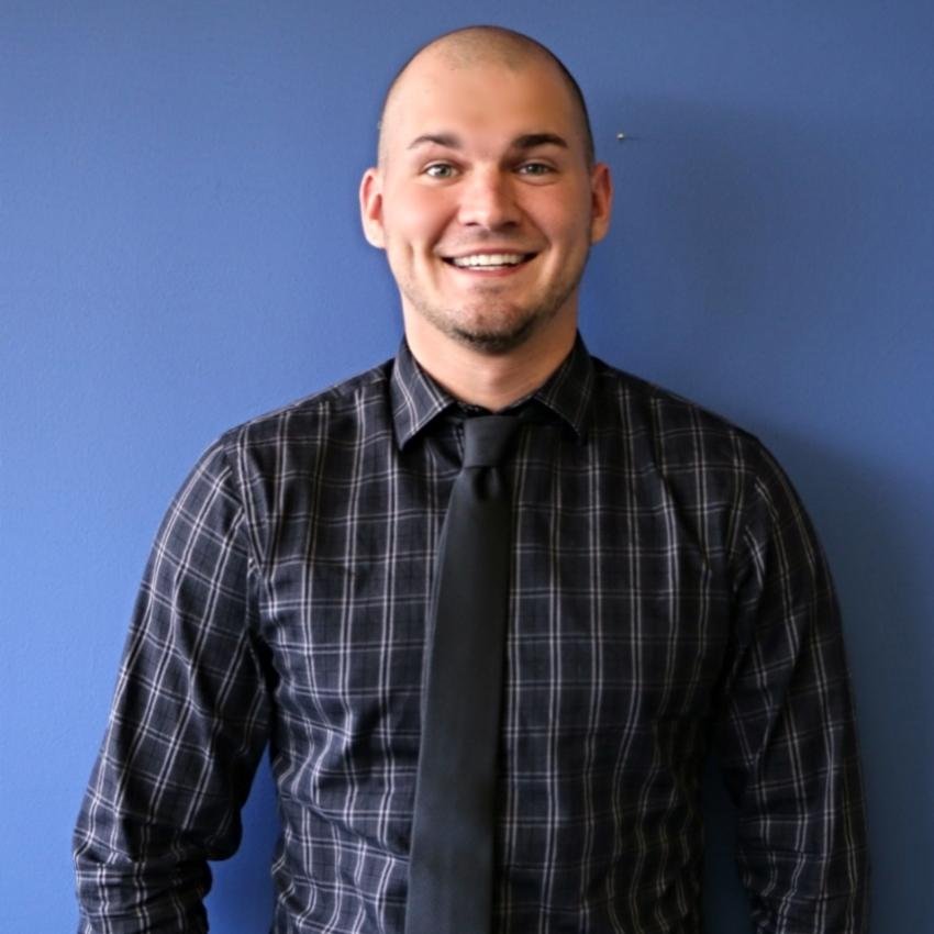 Just a huge Football Fan and tech geek. I blog sometimes. What else is there to know?