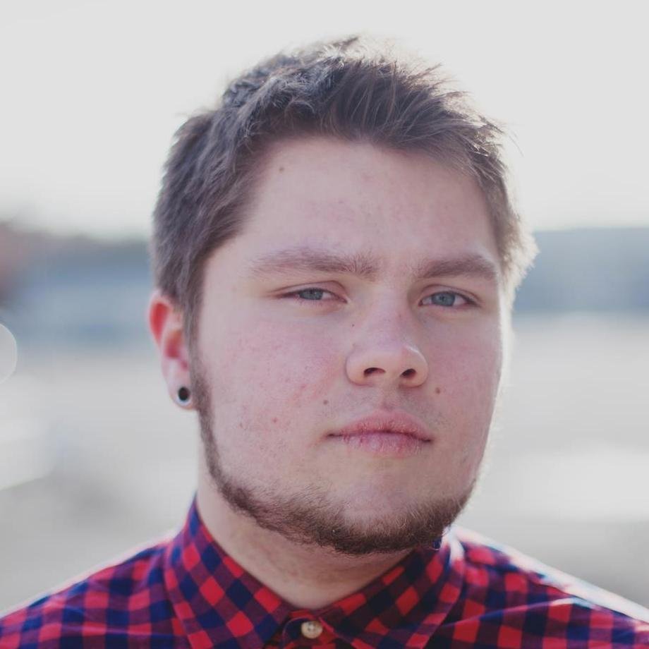 Music Producer and dummer. Listen to all kinds of music, producing Hiphop and Pop music.