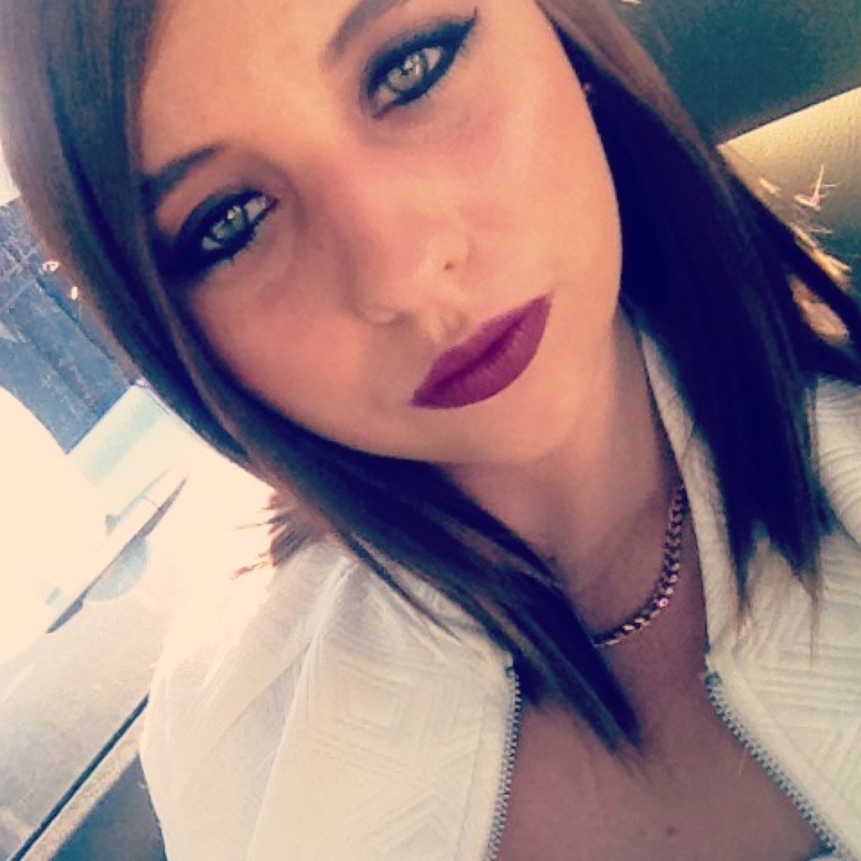 I was born to make mistakes, not to fake perfection.
A weirdo, but I'm real though