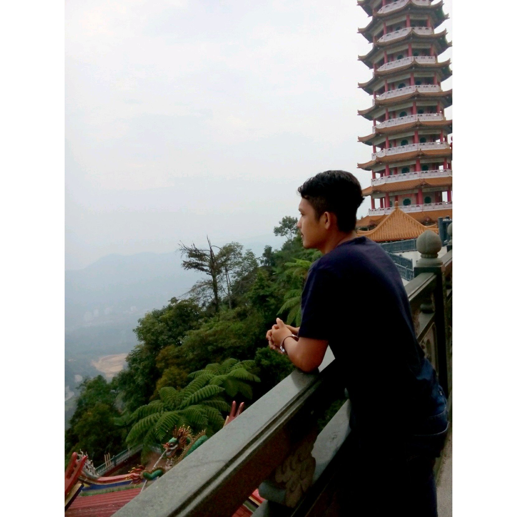 rizkichandraput's profile picture. Sukses di usia muda,,,   football is my life,-