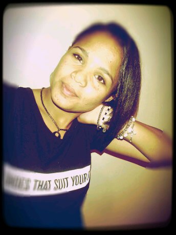 Shaeeda be'mad Carolissen get me on Facebook if you want to know more about me :)